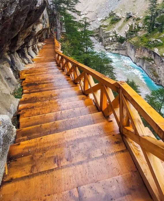 Gartang Gali (~10 km)